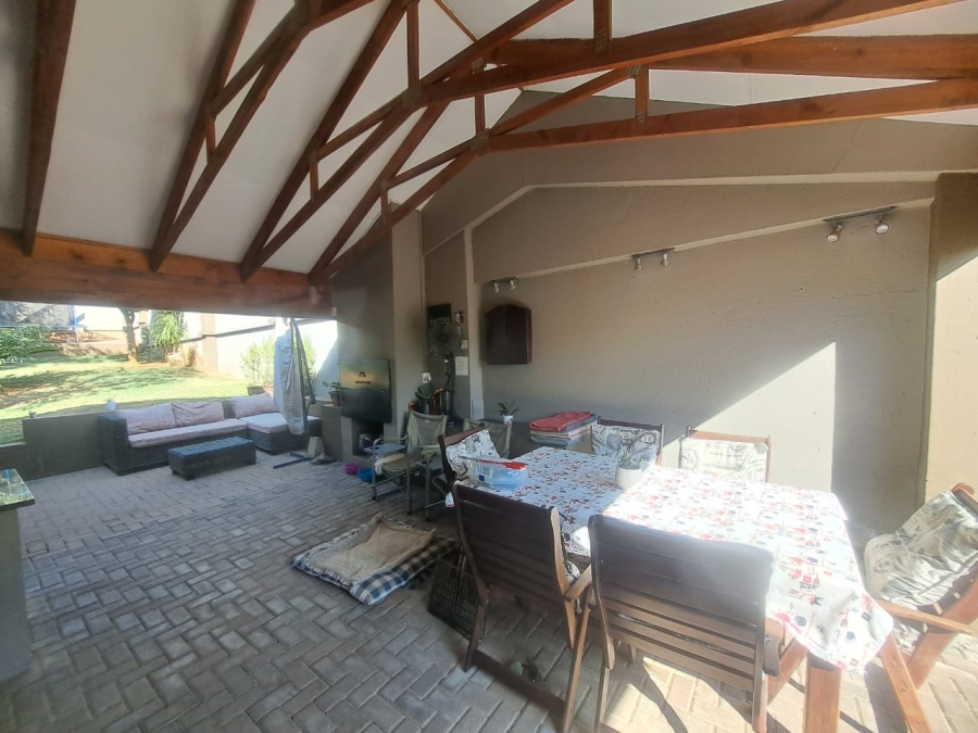 5 Bedroom Property for Sale in Protea Park North West